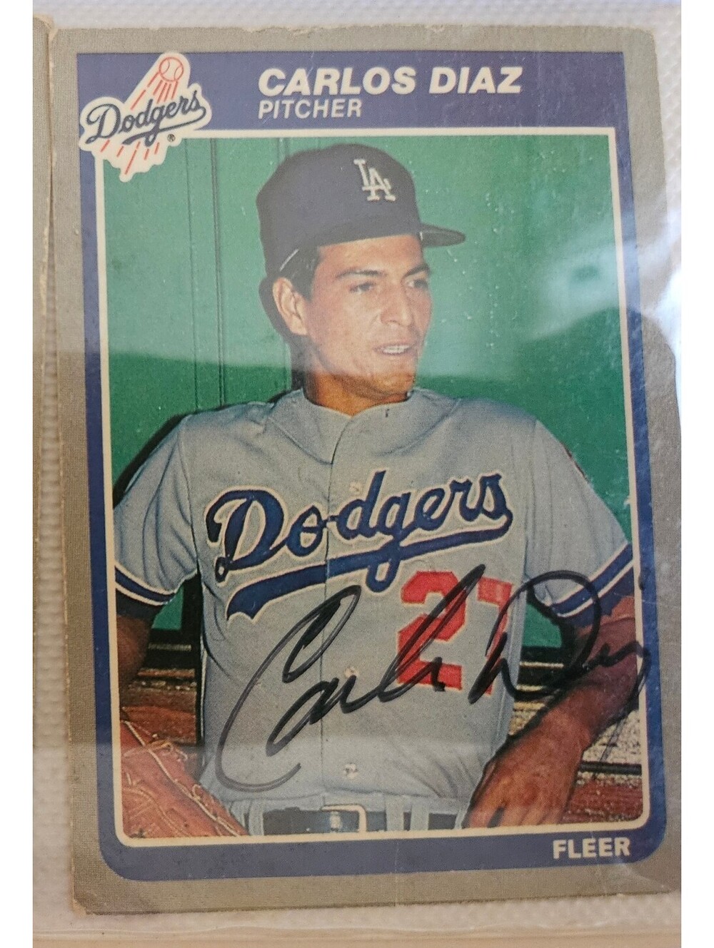 Carlos Diaz HAND SIGNED AUTO on a 1995 Fleer - LA DODGERS MLB